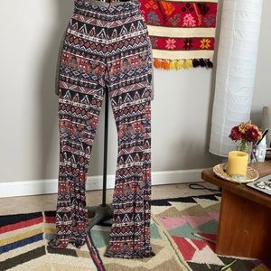 Billabong stretch bell bottom pants